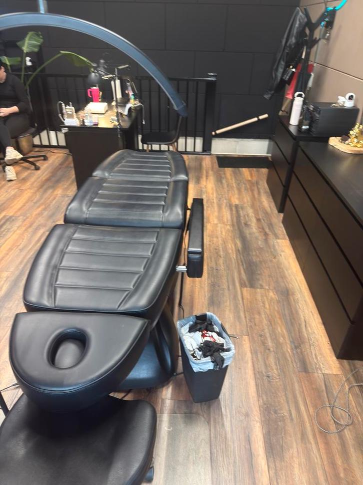 Professionele tattoo/behandelstoel - electrich, Huis en Inrichting, Stoelen, Nieuw, Eén, Leer, Zwart, Ophalen of Verzenden