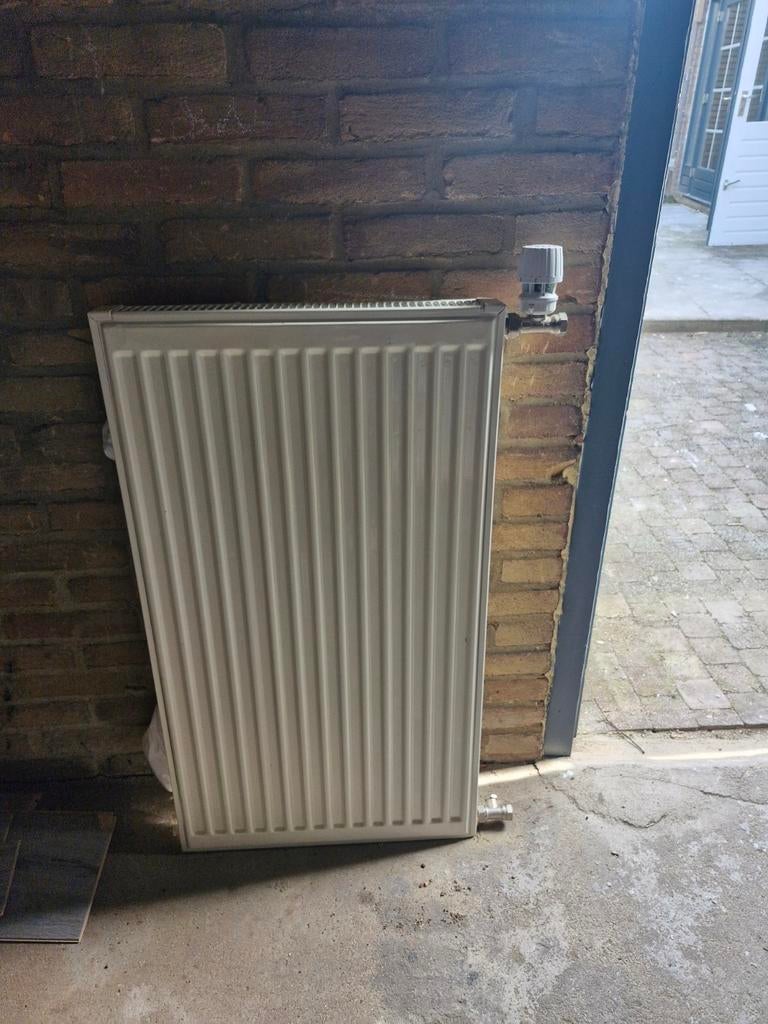 Radiator, Ophalen, Zo goed als nieuw, Radiator, 30 tot 80 cm