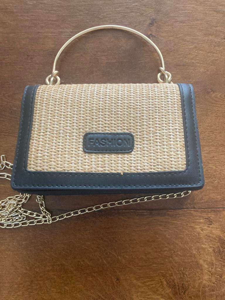 Leuk damestasje vlechtwerk nepleer beige-zwart koperkleurig, Ophalen of Verzenden, Nieuw, Beige, Avondtasje