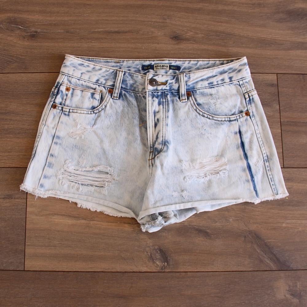 Pull & Bear Spijkerbroekje (Maat 36) - 61 € 10,-, Kleding | Dames, Spijkerbroeken en Jeans, Zo goed als nieuw, W28 - W29 (confectie 36)