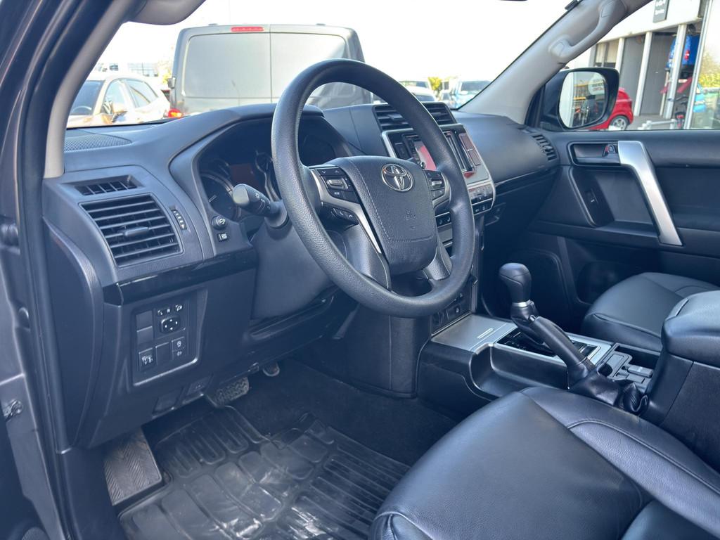 Toyota Land Cruiser 2.8 D-4D Challenger VAN Grijs kenteken 3, Auto's, Automaat, Stof, Euro 6, 4 cilinders