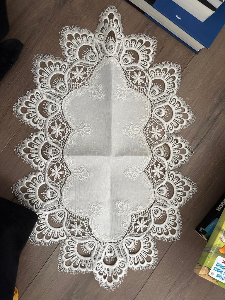 Prachtig kantkleedje uit Brugge, Ophalen of Verzenden