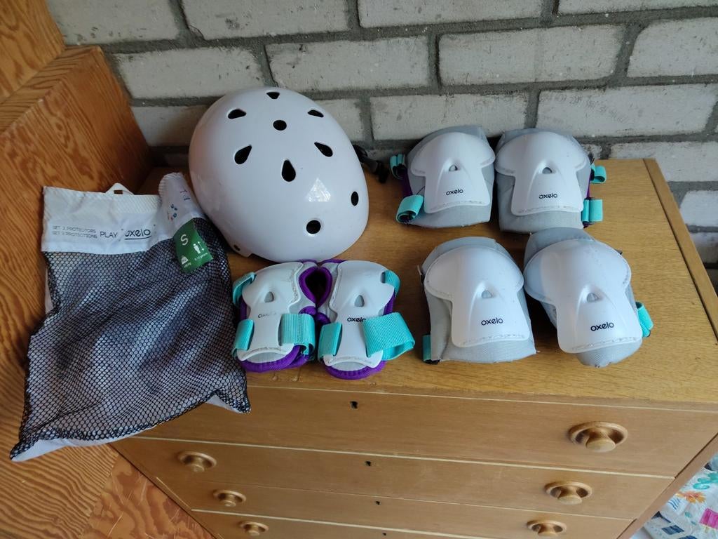 Oxelo Skate Beschermset S: Helm, Knie- & Elleboogbeschermers, Ophalen of Verzenden, Gebruikt