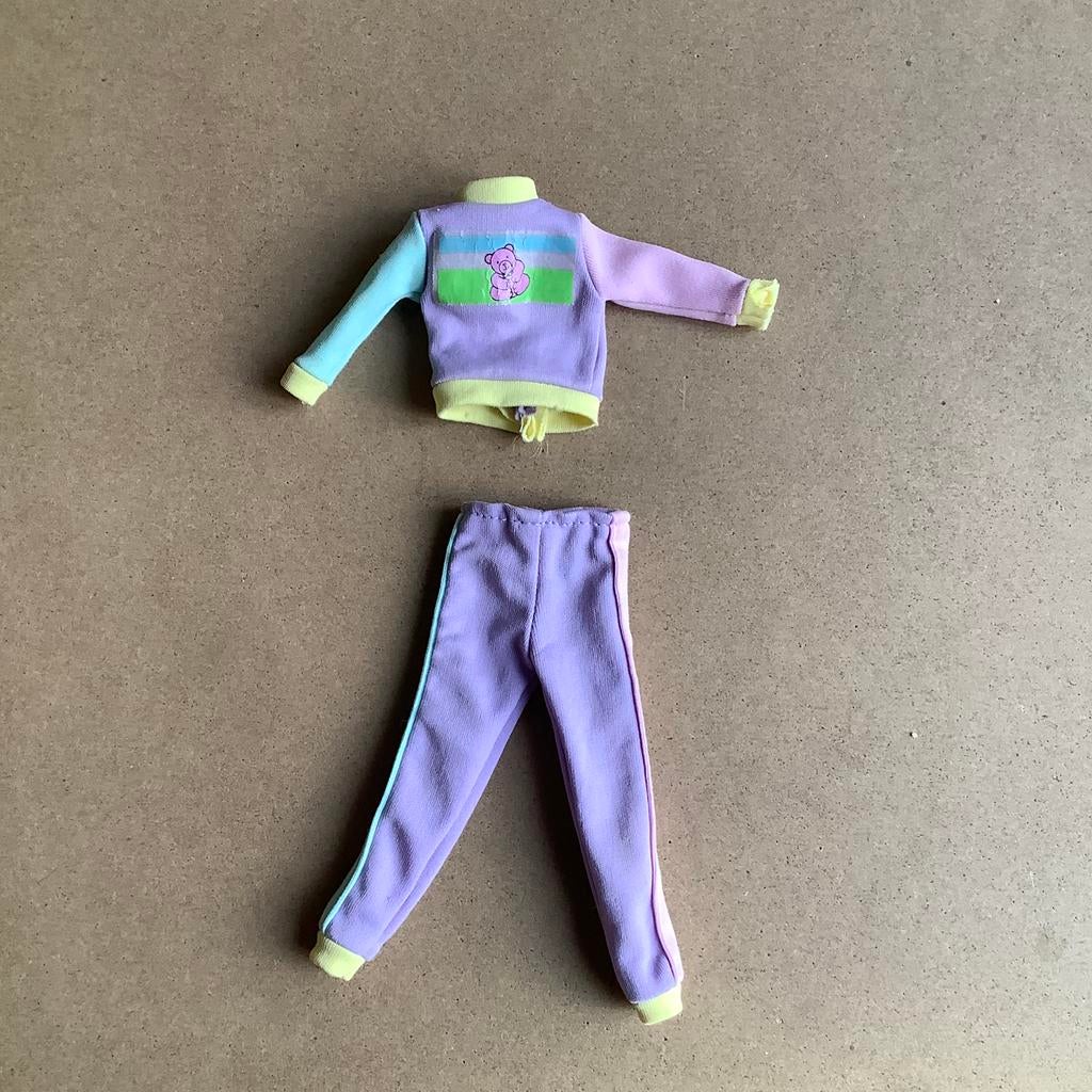 Vintage joggingpak voor Skipper van Mattel, Verzamelen, Poppen, Ophalen of Verzenden, Gebruikt, Kleertjes