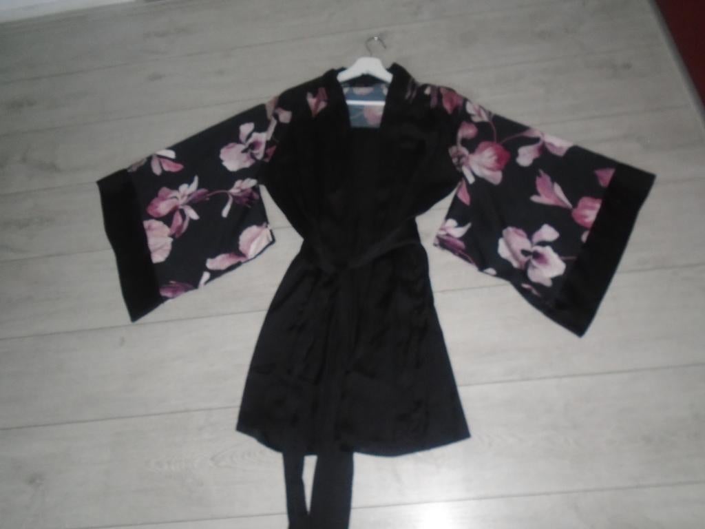 Noir bij Hunkemoller Satijn Kimono Duster maat XL-XXL Nieuw, Hunkemöller, Verzenden, Zwart, Badjas