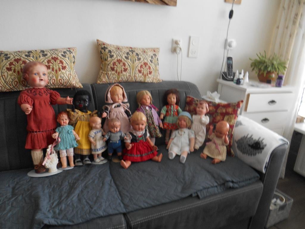 opruiming 24 antieke poppen  zeer veel  bekijk alle fotos, Antiek en Kunst, Ophalen of Verzenden