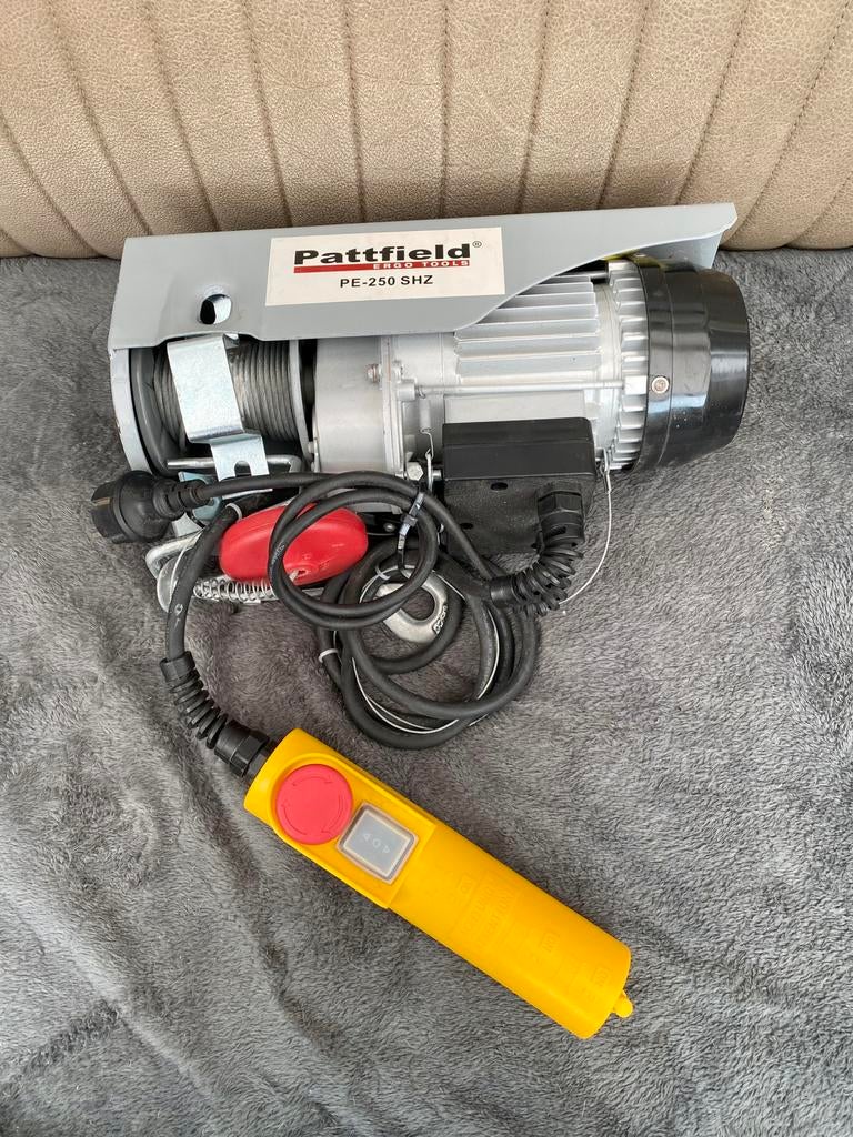 Pattfield PE-250-SHZ nieuwe, Doe-het-zelf en Verbouw, Lieren en Takels, Ophalen, Zo goed als nieuw