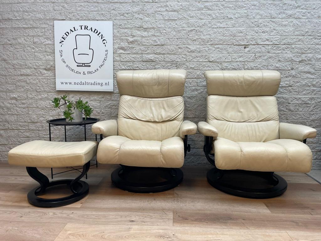 Set Stressless relaxfauteuils + hocker, relax stoel draibaar, Huis en Inrichting, Ophalen, N, N, 50 tot 75 cm