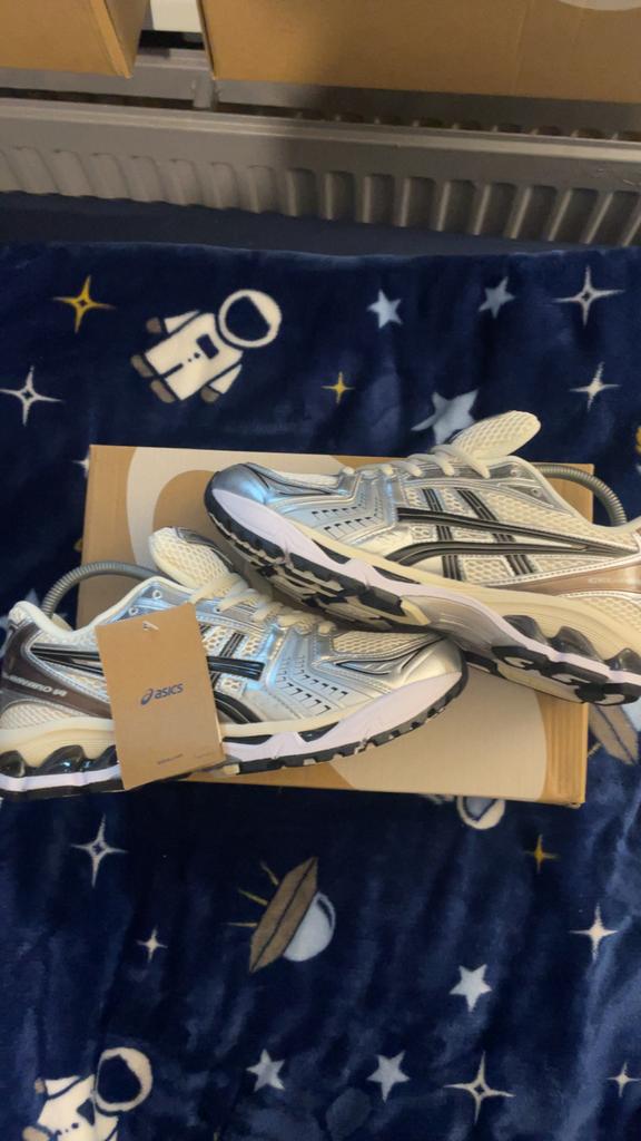 ASICS Gel-Kayano 14 Zilveren Sneakers, Ophalen of Verzenden, Nieuw, Overige kleuren, Sneakers of Gympen