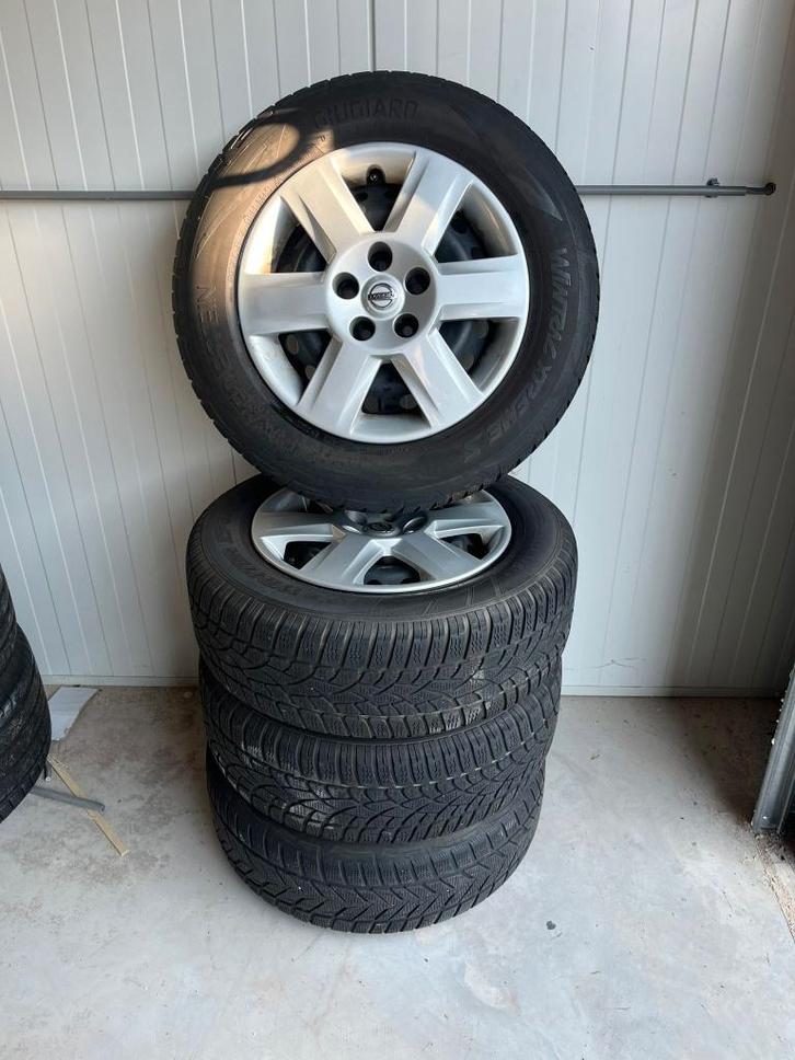 Nissan Qashqai velgen met winterbanden, Auto-onderdelen, Banden en Velgen, Banden en Velgen, Winterbanden, 16 inch, 215 mm, Personenwagen