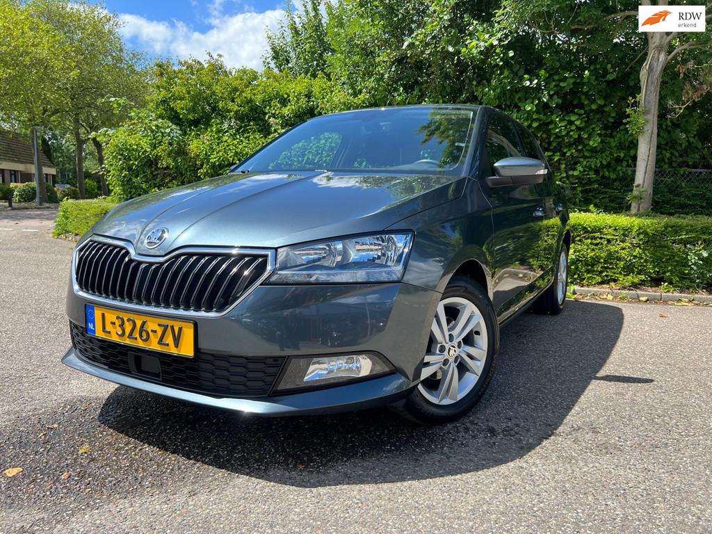 Skoda Fabia 1.0 TSI Online Edition / Apple Carplay / parkeer, Auto's, Skoda, Voorwielaandrijving, Stof, Gebruikt, 95 pk