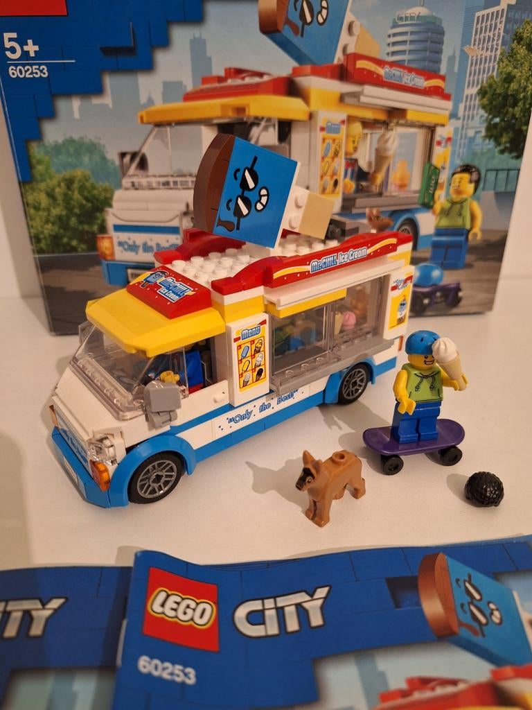 Lego city 60253 ijswagen compleet met boekjes en doos, City, Lego, Ophalen of Verzenden, Zo goed als nieuw