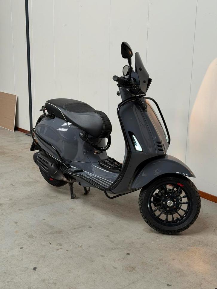 Vespa Sprint 2019! Custom Nano Grey ! Brom !, Fietsen en Brommers, Brommers | Vespa, Zo goed als nieuw, Overige modellen, Ophalen of Verzenden
