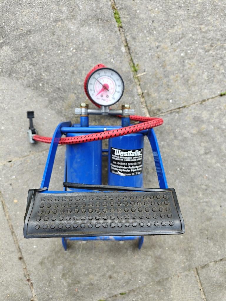 Westfalia voetpomp met bar meter, Fietsen en Brommers, Fietsaccessoires | Fietspompen, Ophalen of Verzenden