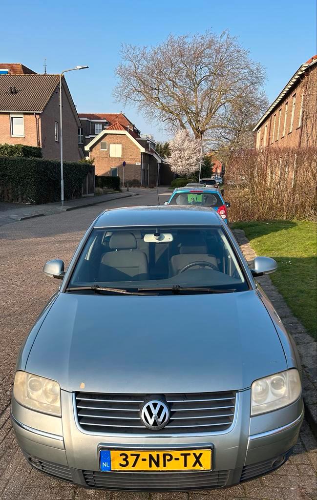 Volkswagen Passat 2.0 96KW 2004 Grijs, Auto's, Volkswagen, Particulier, Passat, Benzine, C, Sedan, Handgeschakeld, Origineel Nederlands