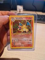 Charizard base set 4/102, Hobby en Vrije tijd, Verzamelkaartspellen | Pokémon, Ophalen of Verzenden