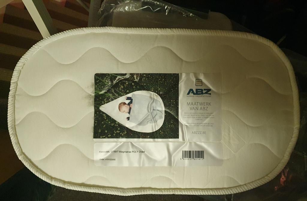 ABZ KM444 Ovaal Wiegmatras, Kinderen en Baby's, Babywiegjes en Ledikanten, Ophalen, Zo goed als nieuw, Ledikant