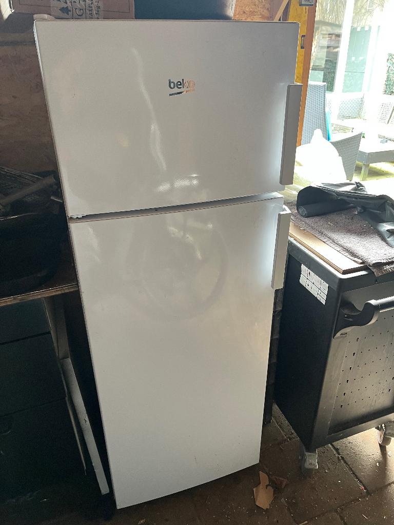 Beko koel-vries koelkast, Witgoed en Apparatuur, Koelkasten en IJskasten, Ophalen, Gebruikt, 200 liter of meer, Met aparte vriezer