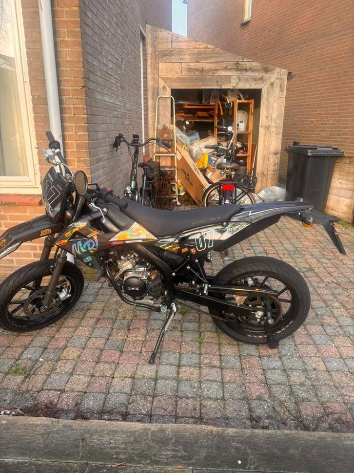 Schakelbrommer 50cc rieju, Fietsen en Brommers, Brommers | Overige merken, Zo goed als nieuw, Ophalen of Verzenden