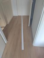 2,4 m witte plint 55x9mm voorgelakt RAL9016, Ophalen, Nieuw, Mdf, 200 tot 250 cm