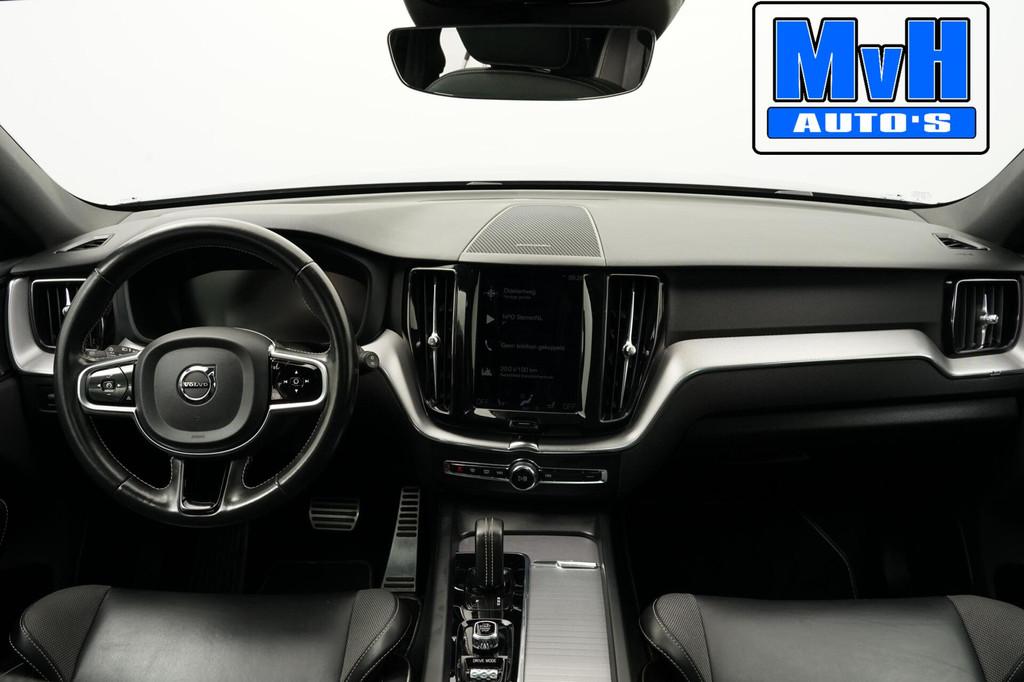 Volvo XC60 2.0 Recharge T6 AWD R-Design|PANO|H/K AUDIO|TREKH, Auto's, Volvo, Gebruikt, Euro 6, Leder en Stof, 340 pk