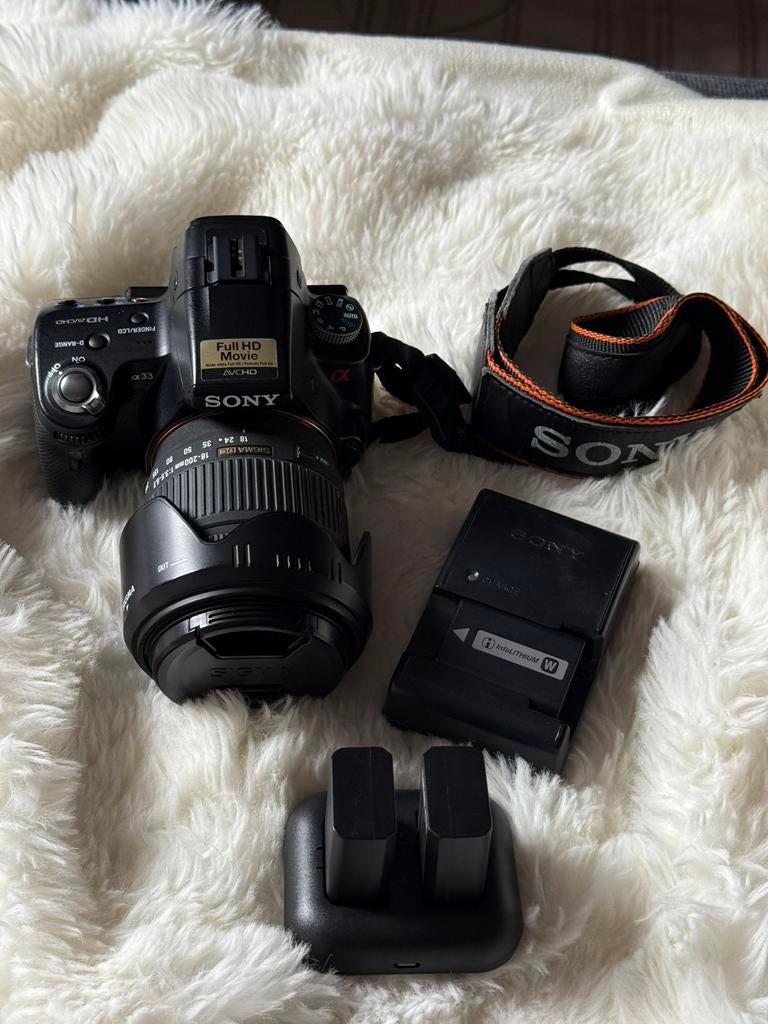 Sony A33 digital camera + Sigma 18-200 mm, Ophalen of Verzenden
