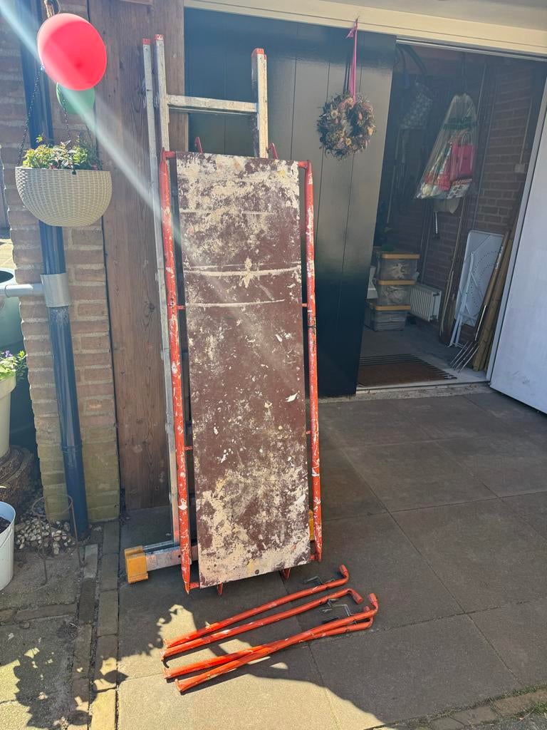 Steiger met ladder en platform, Ophalen of Verzenden, Gebruikt, Overige typen, 2 tot 5 meter