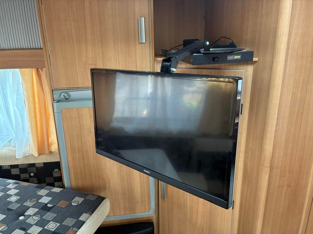 Compacte Philips TV met uitschuifbare steun voor caravan/boo, Ophalen, Philips, 50 Hz, HD Ready (720p)