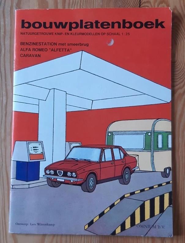 Bouwplatenboek Benzine Station, Alfa Romeo, Caravan, 1977, Hobby en Vrije tijd, Modelbouw | Auto's en Voertuigen, Overige merken
