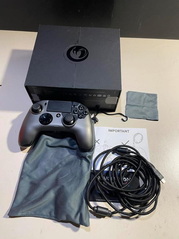 Nacon Revolution Unlimited Pro Controller PS4/PC, Spelcomputers en Games, Spelcomputers | Sony PlayStation Consoles | Accessoires