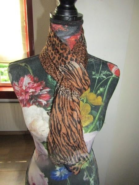 F1053 sjaal tijger panter bruin zwart chiffon voile, Verzenden, Zo goed als nieuw, Maat 38/40 (M), Sjaal