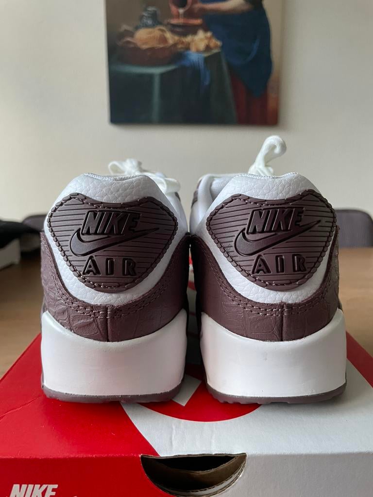 Nike Air Max 90 Burgundy maat 38,5, Kleding | Dames, Schoenen, Ophalen of Verzenden, Zo goed als nieuw, Sneakers of Gympen