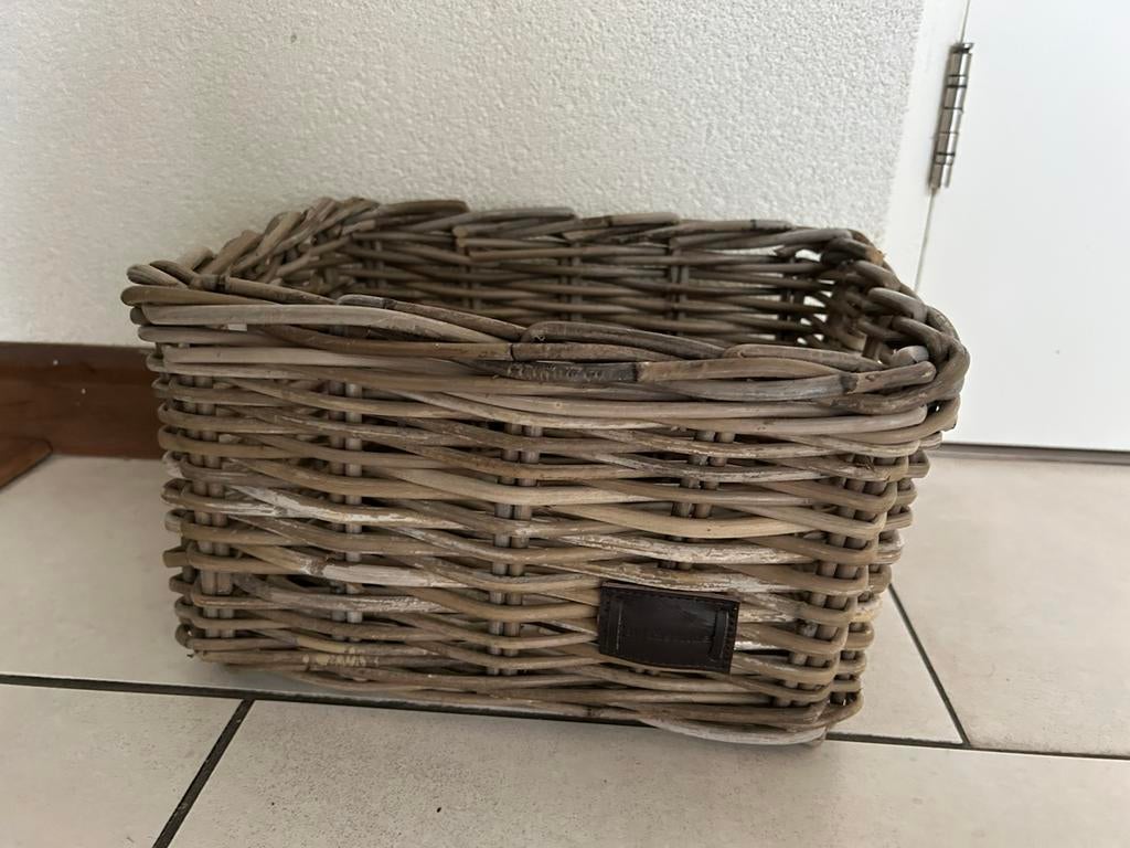 Zgan mooie fastrider fietsmand maat s 30 cm breed, Fietsen en Brommers, Fietsaccessoires | Fietsmanden, Ophalen of Verzenden, Zo goed als nieuw