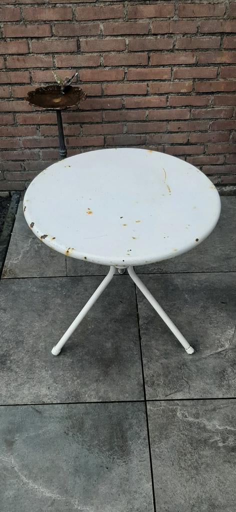 OUD  ......  METALEN FRANSE  ...  RONDE TAFEL  !!!, Antiek en Kunst, Ophalen
