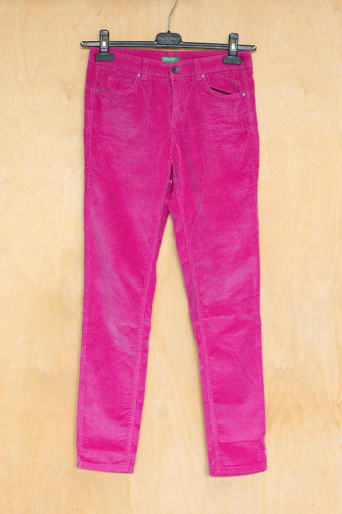 United colors of benetton knal roze rib corduroy broek 34 XS, Kleding | Dames, Broeken en Pantalons, Zo goed als nieuw, Maat 34 (XS) of kleiner