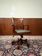 Klassiek Engelse Bureaustoel, Ophalen