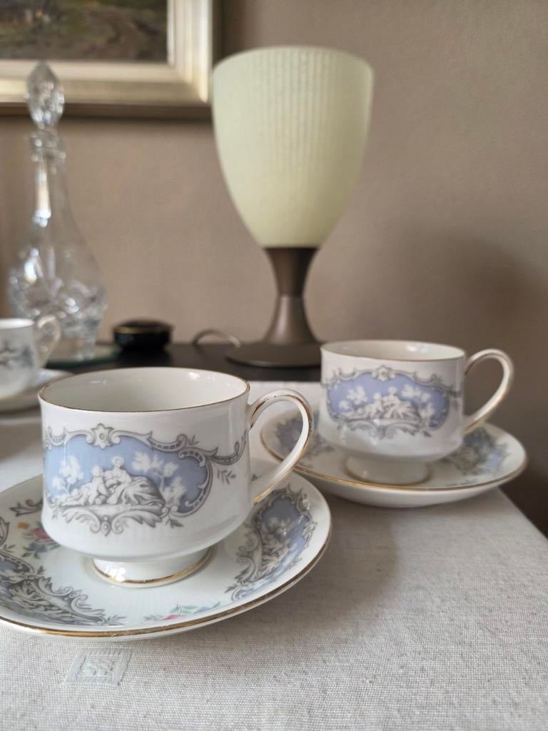 Paragon The Queen servies - 2 kop en schotels, Antiek en Kunst, Antiek | Porselein, Ophalen of Verzenden