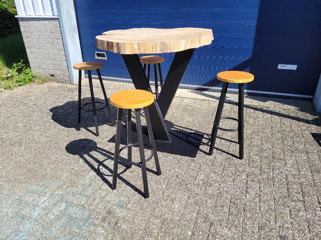 laatste nieuwe statafel + 4 krukken massief eiken boomstam, Ophalen of Verzenden, Nieuw
