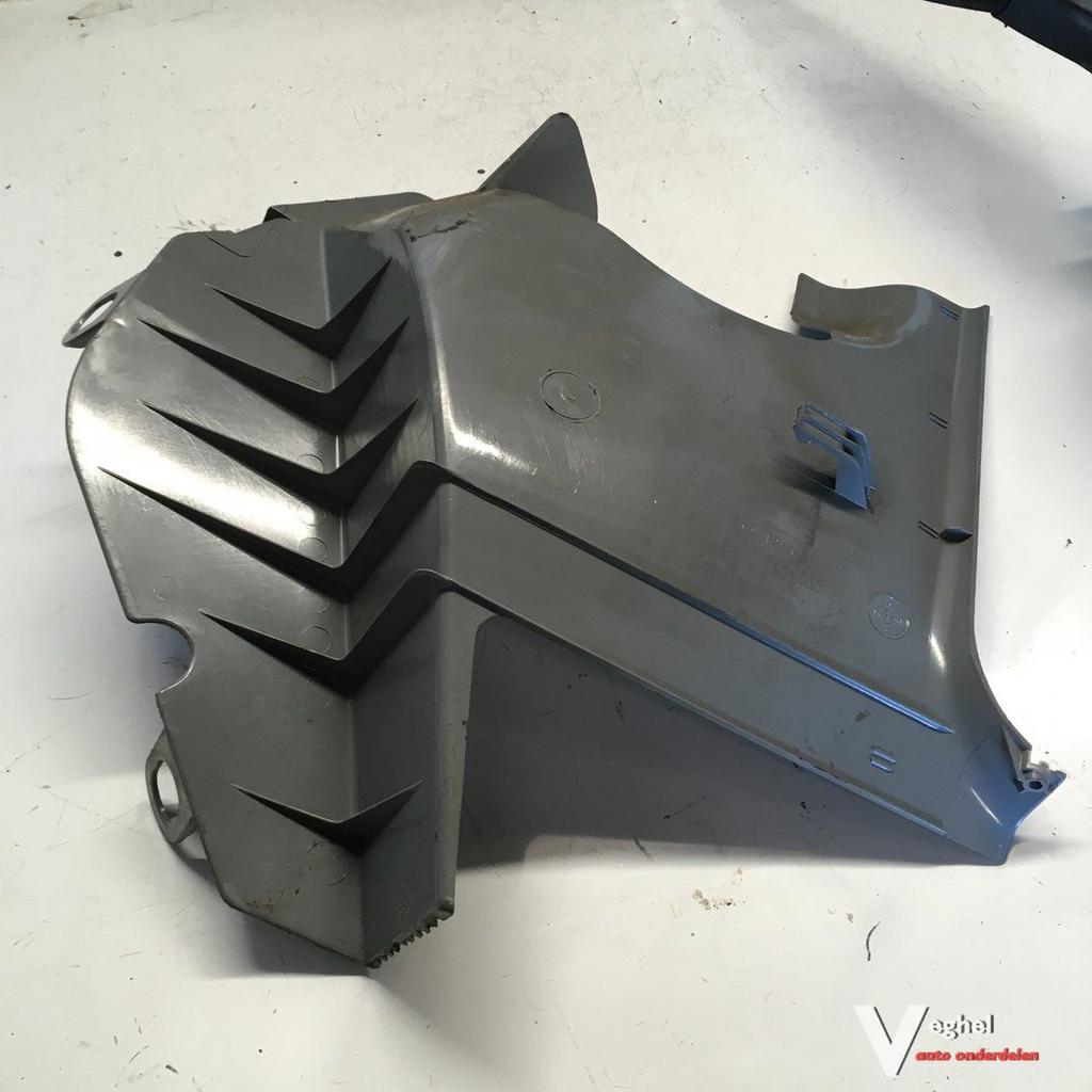 Mercedes W124  2.0 Benzine Interieurkap Linksonder thv motor, Gebruikt, -, -, Ophalen of Verzenden