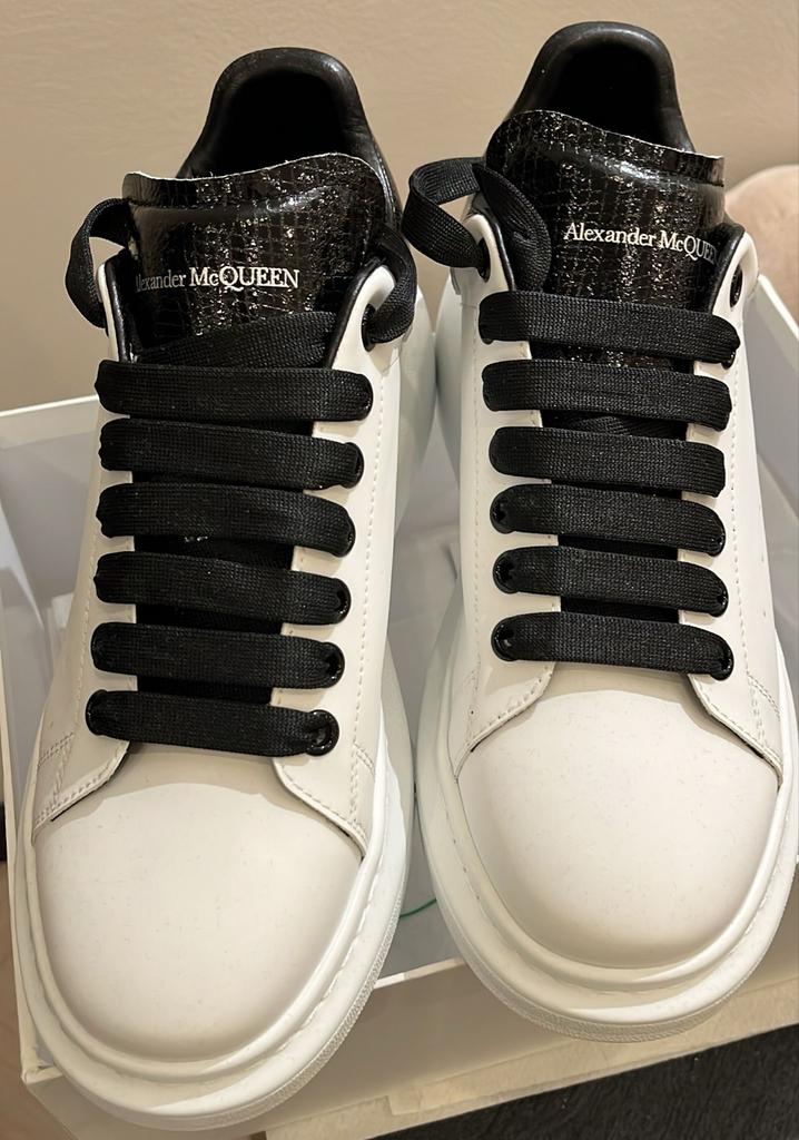 Alexander McQueen sneakers maat 43 - Ongedragen, Kleding | Heren, Ophalen, Nieuw, Wit, Sneakers of Gympen