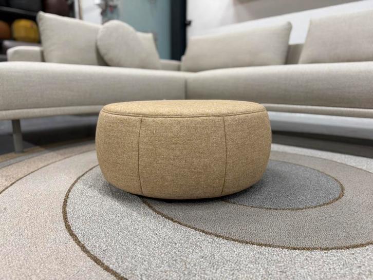 Nieuw Design on Stock Barrell 60 Bardal Sahara Stof Poef, Huis en Inrichting, Banken | Voetenbanken en Poefen, Nieuw, Rond, Stof