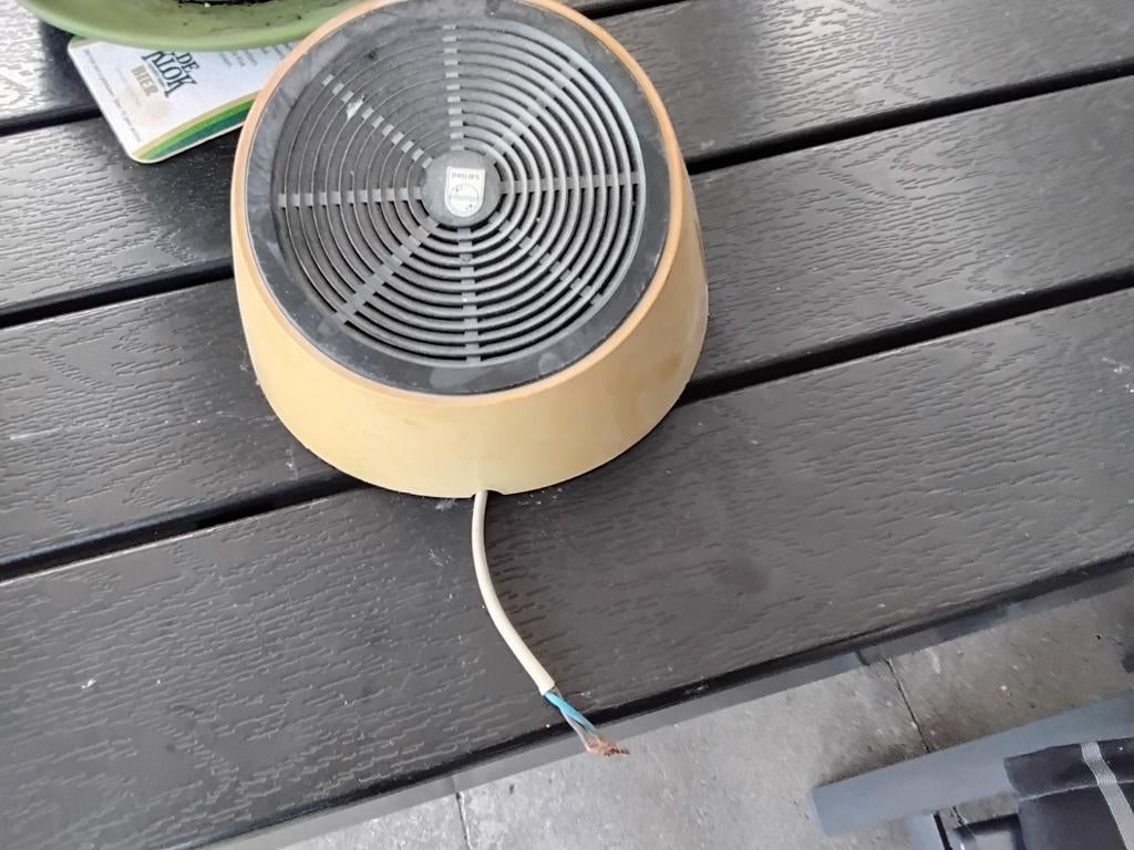 Luidspreker van vroeger op de auto hoedenplank., Auto diversen, Autospeakers, Ophalen of Verzenden