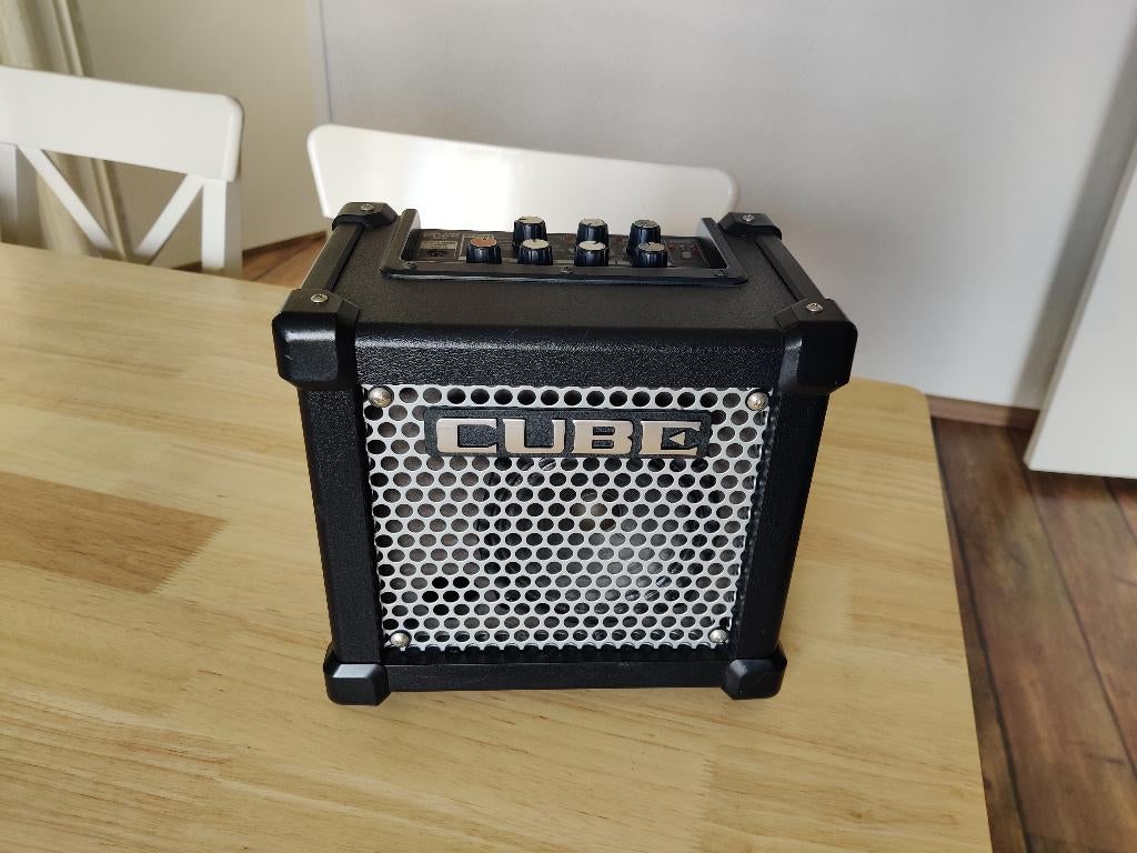 Roland Micro Cube Gitaarversterker, Muziek en Instrumenten, Versterkers | Bas en Gitaar, Ophalen, Zo goed als nieuw, Gitaar, Minder dan 50 watt