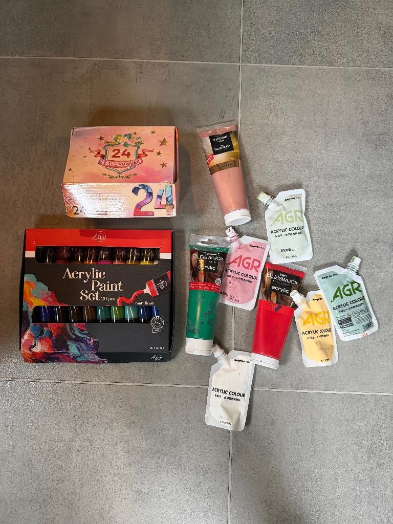 Acrylverf en pigmenten voor (kunst)schilderen, Hobby en Vrije tijd, Ophalen of Verzenden, Zo goed als nieuw