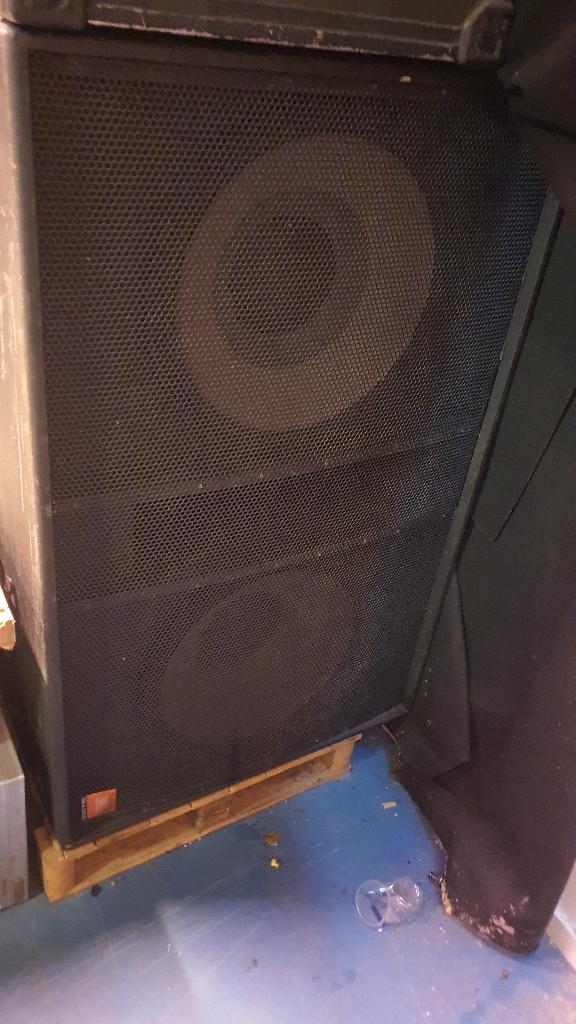 twee stuks JBL SR4719X 2x18" subs, Ophalen, Gebruikt, 120 watt of meer, Subwoofer