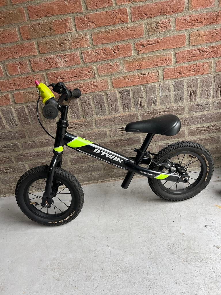 B'Twin Loopfiets - Gebruikt, goede staat, Kinderen en Baby's, Speelgoed | Buiten | Voertuigen en Loopfietsen, Ophalen, Gebruikt