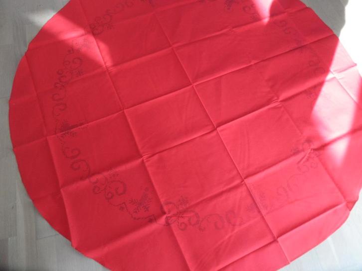 Rond kerstkleed om te borduren in kruissteek zie foto, Hobby en Vrije tijd, Borduren en Borduurmachines, Nieuw, Overige typen