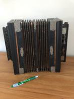 Antieke vintage kleine accordion., Muziek en Instrumenten, Accordeons, Ophalen of Verzenden, Gebruikt, Overige formaten, Overige merken