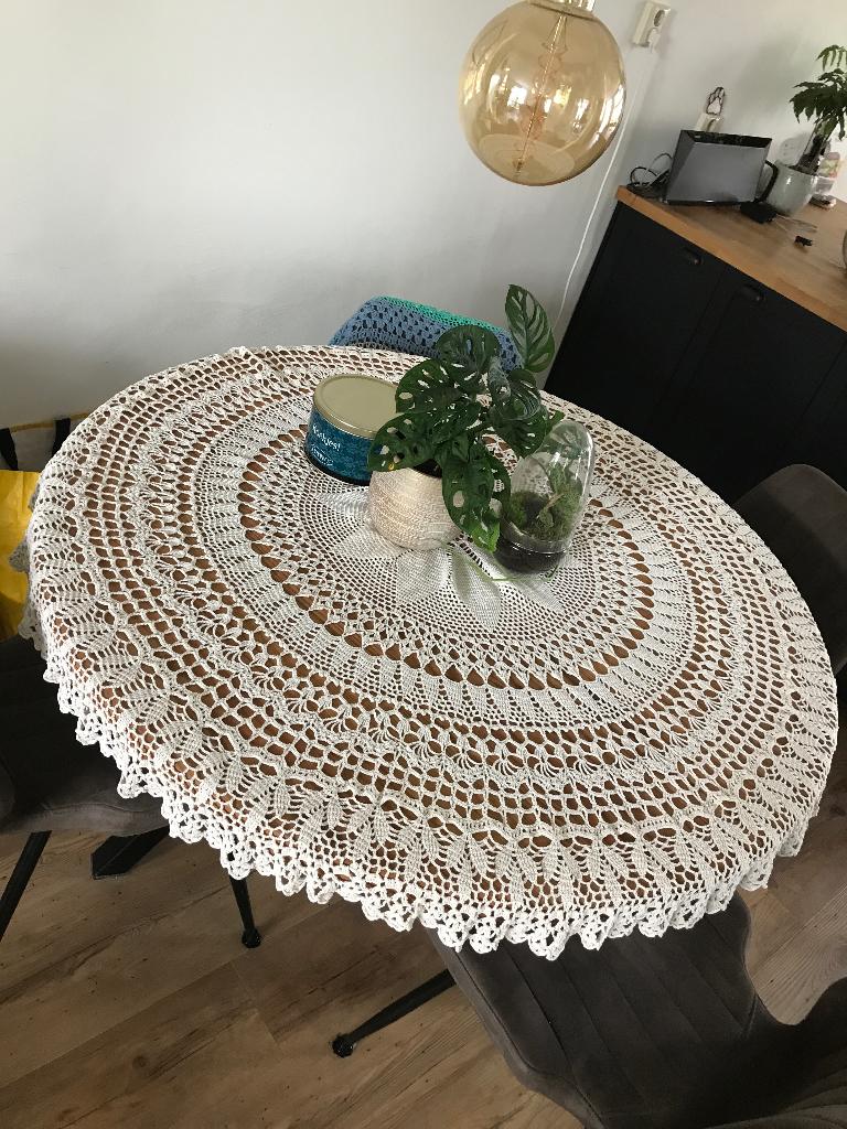 Beige gehaakt tafelkleed, Brocante, Beige, Verzenden, Zo goed als nieuw