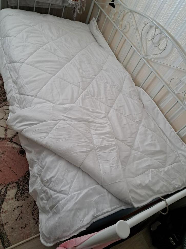 1 PERSOONS DUBBEL DEKBED 4 SEIZOENEN 140X200 CM + HOESLAKENS, Huis en Inrichting, Slaapkamer | Beddengoed, Nieuw, Deken of Dekbed